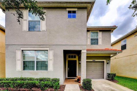 Casa en venta en Kissimmee, Florida, 6 dormitorios, 305.74 m2 № 1616606 - foto 1