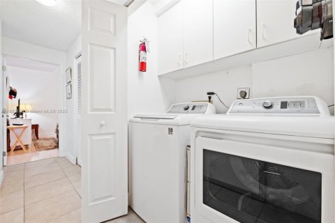 Condominio en venta en Doral, Florida, 3 dormitorios, 114.27 m2 № 1977865 - foto 25