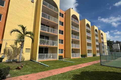 Condo à Hialeah, Floride, 1 chambre  № 2076247
