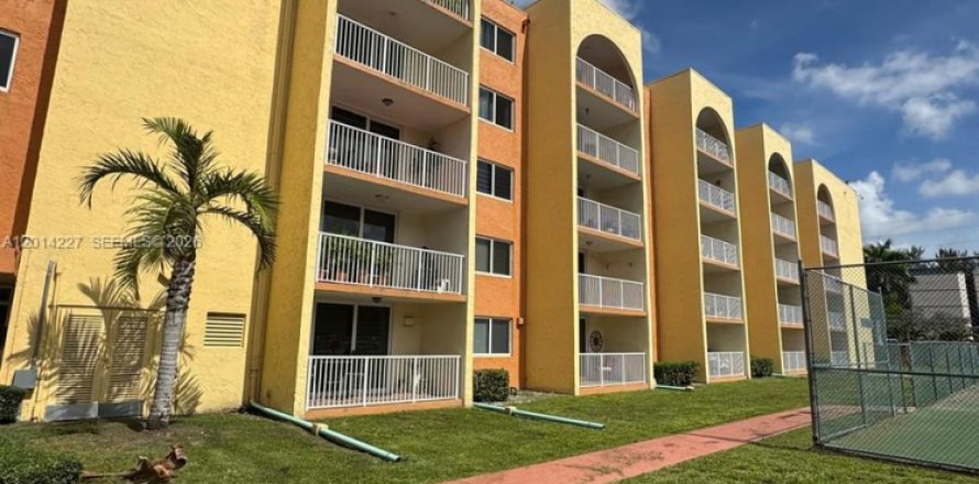 Condo à Hialeah, Floride, 1 chambre  № 2076247