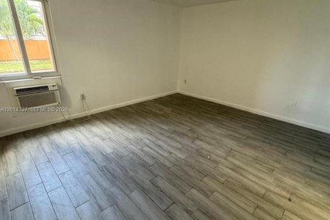 Copropriété à louer à Hialeah, Floride: 1 chambre, 35.49 m2 № 2076247 - photo 5