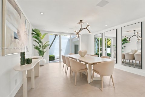 Casa en venta en Miami, Florida, 5 dormitorios, 484.76 m2 № 2186198 - foto 5