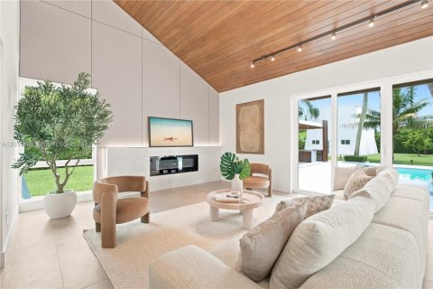 Casa en venta en Miami, Florida, 5 dormitorios, 484.76 m2 № 2186198 - foto 15