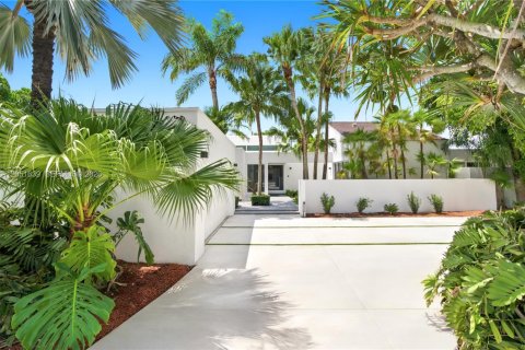 Casa en venta en Miami, Florida, 5 dormitorios, 484.76 m2 № 2186198 - foto 2
