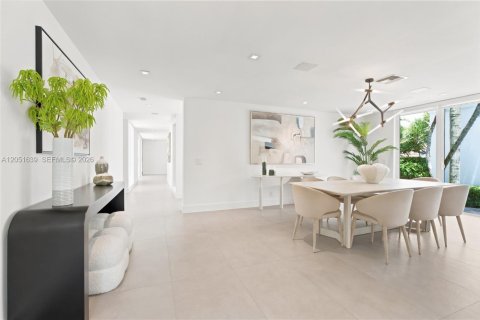 Casa en venta en Miami, Florida, 5 dormitorios, 484.76 m2 № 2186198 - foto 6