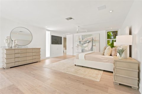 Casa en venta en Miami, Florida, 5 dormitorios, 484.76 m2 № 2186198 - foto 29