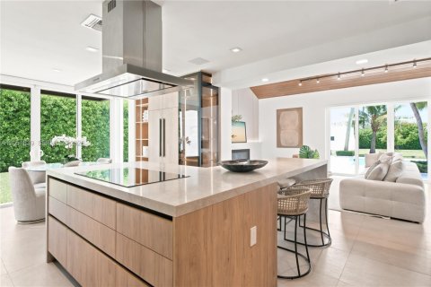 Casa en venta en Miami, Florida, 5 dormitorios, 484.76 m2 № 2186198 - foto 10