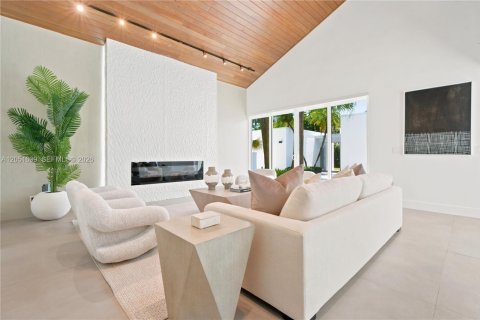 Casa en venta en Miami, Florida, 5 dormitorios, 484.76 m2 № 2186198 - foto 19
