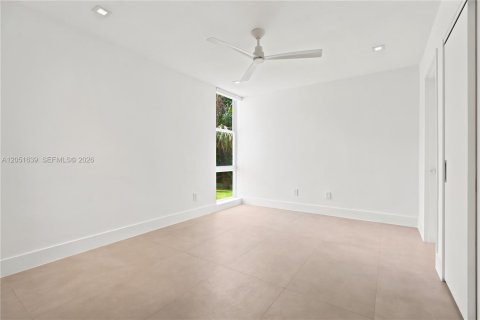 Casa en venta en Miami, Florida, 5 dormitorios, 484.76 m2 № 2186198 - foto 22
