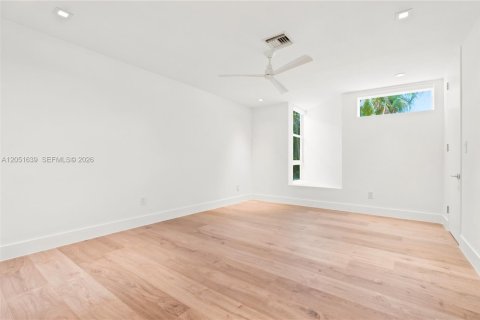 Casa en venta en Miami, Florida, 5 dormitorios, 484.76 m2 № 2186198 - foto 28