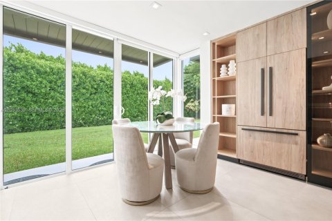 Casa en venta en Miami, Florida, 5 dormitorios, 484.76 m2 № 2186198 - foto 8