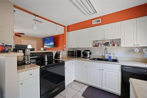 Casa en venta en Saint Petersburg, Florida, 3 dormitorios, 96.15 m2 № 1648065 - foto 12