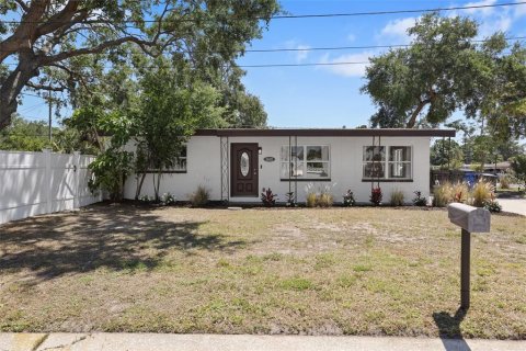 Casa en venta en Saint Petersburg, Florida, 3 dormitorios, 96.15 m2 № 1648065 - foto 1