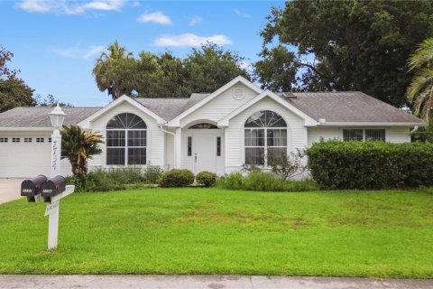 House in Ocala, Florida 3 bedrooms, 153.66 sq.m. № 2150602 - photo 2