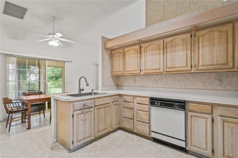 House in Ocala, Florida 3 bedrooms, 153.66 sq.m. № 2150602 - photo 14