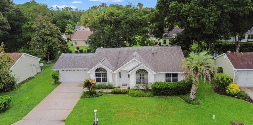 House in Ocala, Florida 3 bedrooms, 153.66 sq.m. № 2150602