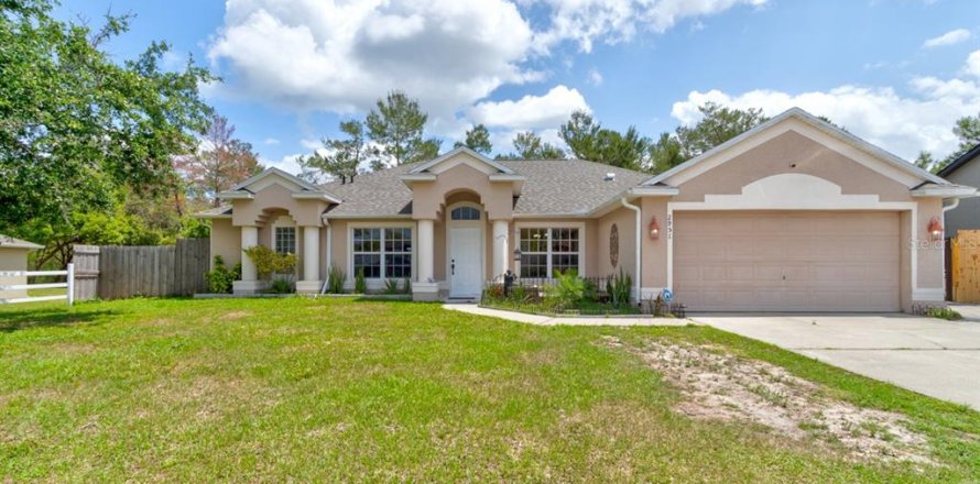 House in Deltona, Florida 3 bedrooms, 186.36 sq.m. № 1898470