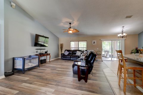 House in Deltona, Florida 3 bedrooms, 186.36 sq.m. № 1898470 - photo 9
