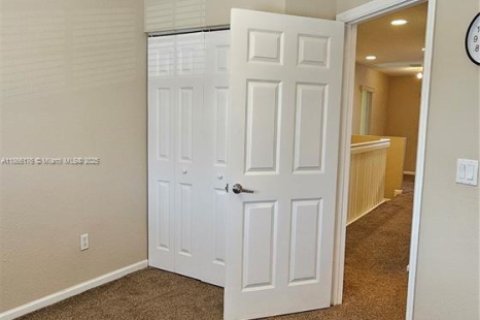 Townhouse in Riviera Beach, Florida 3 bedrooms, 128.11 sq.m. № 1896623 - photo 17