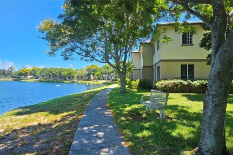 Townhouse in Riviera Beach, Florida 3 bedrooms, 128.11 sq.m. № 1896623 - photo 9