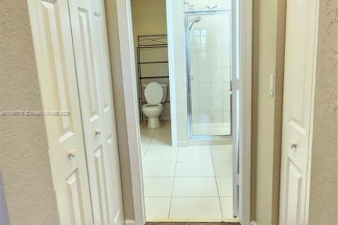 Townhouse in Riviera Beach, Florida 3 bedrooms, 128.11 sq.m. № 1896623 - photo 20