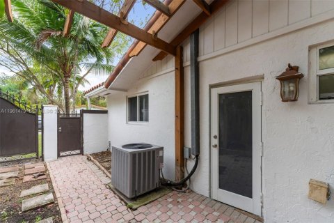 Купить виллу или дом в Саут-Майами, Флорида 5 спален, 281.12м2, № 2024471 - фото 28