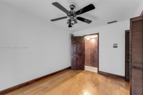 Купить виллу или дом в Саут-Майами, Флорида 5 спален, 281.12м2, № 2024471 - фото 24