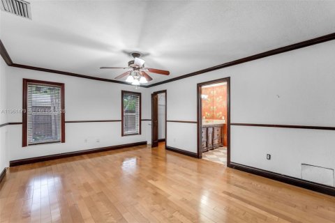 Купить виллу или дом в Саут-Майами, Флорида 5 спален, 281.12м2, № 2024471 - фото 17