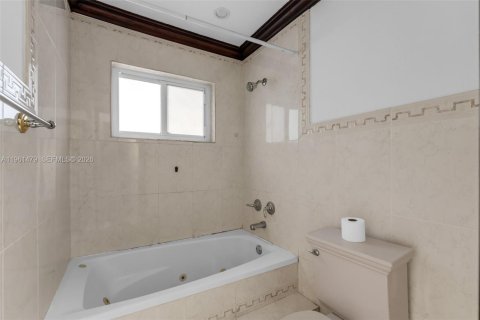 Купить виллу или дом в Саут-Майами, Флорида 5 спален, 281.12м2, № 2024471 - фото 27