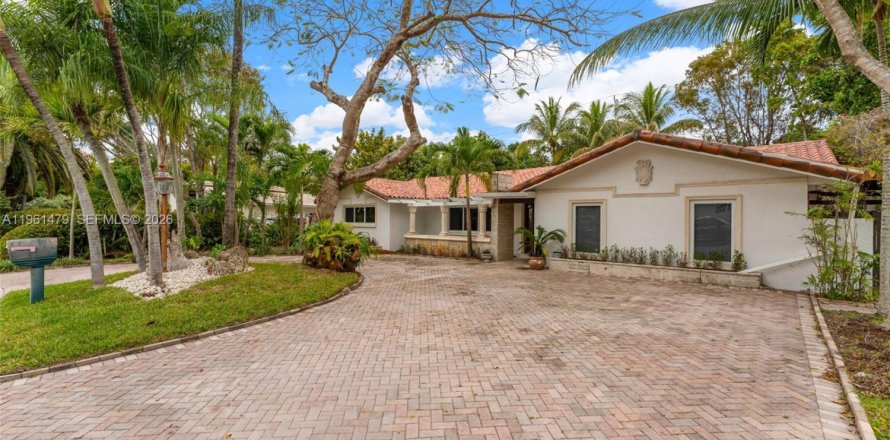 Дом в Саут-Майами, Флорида 5 спален, 281.12м2 № 2024471