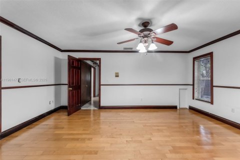 Купить виллу или дом в Саут-Майами, Флорида 5 спален, 281.12м2, № 2024471 - фото 22