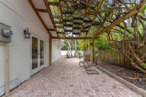 Купить виллу или дом в Саут-Майами, Флорида 5 спален, 281.12м2, № 2024471 - фото 29