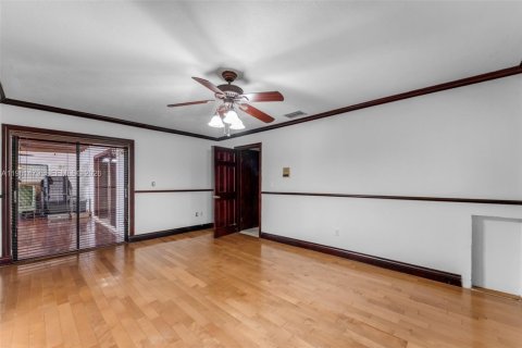 Купить виллу или дом в Саут-Майами, Флорида 5 спален, 281.12м2, № 2024471 - фото 18