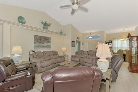 Villa ou maison à vendre à North Port, Floride: 2 chambres, 185.25 m2 № 1902241 - photo 12