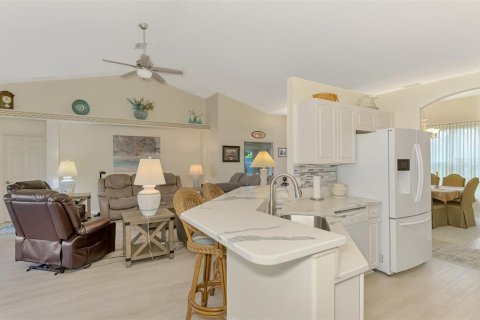 Villa ou maison à vendre à North Port, Floride: 2 chambres, 185.25 m2 № 1902241 - photo 18