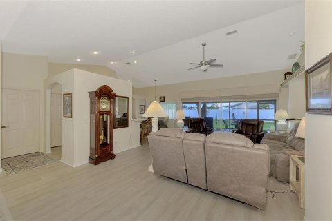 Villa ou maison à vendre à North Port, Floride: 2 chambres, 185.25 m2 № 1902241 - photo 8
