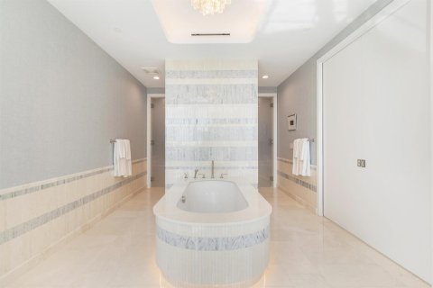 Copropriété à vendre à West Palm Beach, Floride: 4 chambres, 412.11 m2 № 2087752 - photo 17