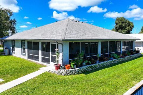 House in Okeechobee, Florida 3 bedrooms, 185.43 sq.m. № 2082020 - photo 3