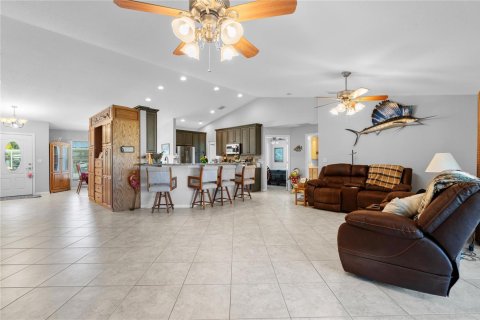 House in Okeechobee, Florida 3 bedrooms, 185.43 sq.m. № 2082020 - photo 23
