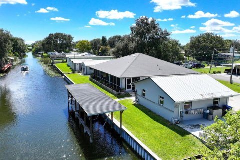 House in Okeechobee, Florida 3 bedrooms, 185.43 sq.m. № 2082020 - photo 13
