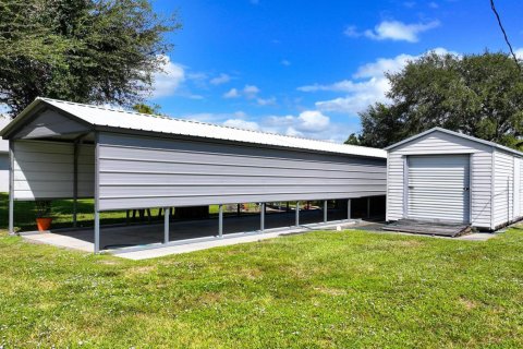 House in Okeechobee, Florida 3 bedrooms, 185.43 sq.m. № 2082020 - photo 17