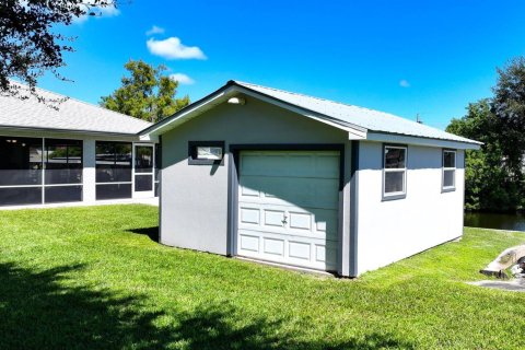 House in Okeechobee, Florida 3 bedrooms, 185.43 sq.m. № 2082020 - photo 15