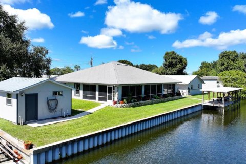 House in Okeechobee, Florida 3 bedrooms, 185.43 sq.m. № 2082020 - photo 7