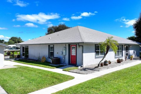 House in Okeechobee, Florida 3 bedrooms, 185.43 sq.m. № 2082020 - photo 4