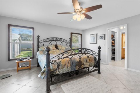House in Okeechobee, Florida 3 bedrooms, 185.43 sq.m. № 2082020 - photo 25
