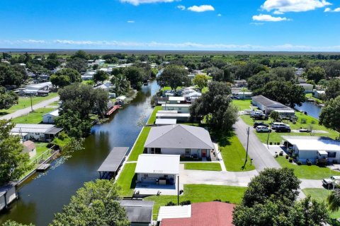 House in Okeechobee, Florida 3 bedrooms, 185.43 sq.m. № 2082020 - photo 8