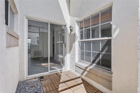 House in Orlando, Florida 4 bedrooms, 158.68 sq.m. № 1885401 - photo 4