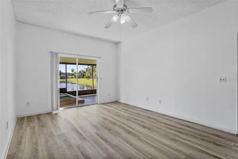 House in Orlando, Florida 4 bedrooms, 158.68 sq.m. № 1885401 - photo 7