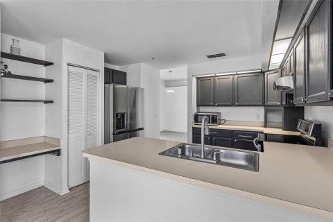 House in Orlando, Florida 4 bedrooms, 158.68 sq.m. № 1885401 - photo 29
