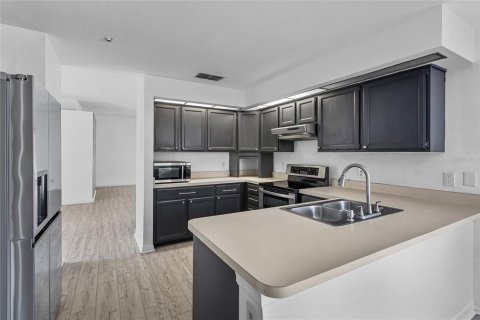 House in Orlando, Florida 4 bedrooms, 158.68 sq.m. № 1885401 - photo 27